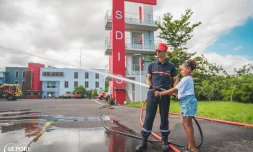 Le Port : les jeunes élus découvrent le métier de pompiers