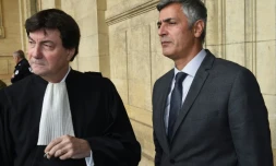 Pascal Bonnefoy et son avocat Antoine Guillot au tribunal le 4 novembre 2015 à Bordeaux