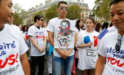Des membres de la communauté chinoise manifestent pour réclamer "la sécurité pour tous" et dénoncer le "racisme anti-asiatique", le 4 septembre 2016 à Paris 