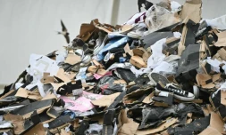 Des chaussures de contrefaçon durant leur destruction au Havre, le 3 juin 2026, en Seine-Maritime