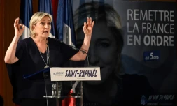 Marine Le Pen fait un discours à Saint Raphaël le 15 mars 2017