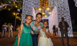 Saint-Denis : les illuminations de Noël brillent sur le Barachois