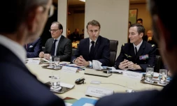 Le chef de l'Etat, Emmanuel Macron, lors d'un conseil de défense et de sécurité nationale à l'Elysée, à Paris, le 22 juin 2025. (BENOIT TESSIER / POOL / AFP)