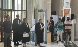 Les tribunaux de La Réunion rendent hommage aux surveillants pénitentiaires tués au péage d'Incarville