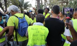 Les gilets jaunes devant la préfecture