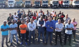 Chantier de la NRL, les transporteurs sont rassemblés au Port