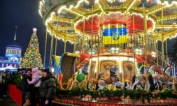 Animations de Noël à Kiev le 21 décembre 2025 ( AFP / Sergei SUPINSKY )