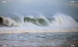 La houle se déchaîne sur le littoral jeudi 19 avril
