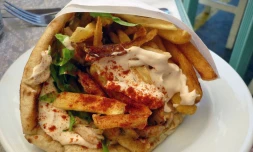 Des additifs chimiques autorisés dans les kebabs