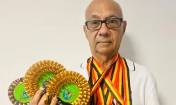 Saint-Denis : Hugues Simon Miralikan célèbre son parcours lors du 73e championnat mondial des oiseaux d'élevages