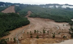 La coulée de boue qui a englouti le village de Kantagnos, dans la province philippine de Leyte, le 13 avril 2022 ( AFP / BOBBIE ALOTA )