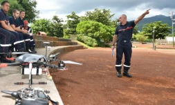 Pompiers pilotes drones