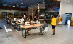 Farfar se transforme en atelier de couture solidaire