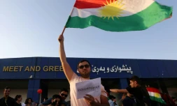 Des Kurdes irakiens manifestent le 29 septembre 2017 à l'aéroport d'Erbil, après la décision du gouvernement central de Bagdad de suspendre les vols internationaux vers le Kurdistan irakien