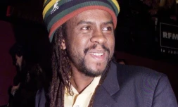 Tonton David le 20 février 1999, à l'Olympia à Paris, au soir des 14e Victoires de la musique