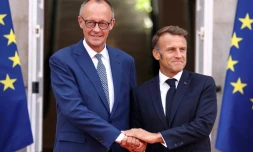 Le chancelier allemand Friedrich Merz et le président français Emmanuel Macron, le 29 août 2025 à Toulon, dans le sud-est de la France