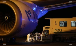 avion boeing 787 air austral présentation évacuations sanitaires aéroport roland garros
