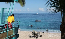  pose des filets plage de  Boucan-Canot 