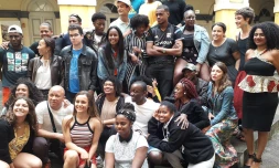 visite de jeunes Portugais à la mairie de Saint-Denis