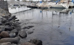 Darse du Port : du sable et des sédiments rejetés plus loin le temps de les évacuer pour de bon