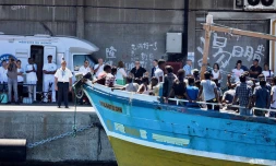 Mardi 5 février 2019 - Le bateau de migrants est arrivé au Port-Ouest 