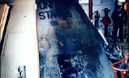 Le module de commande du vaisseau spatial Apollo 1, le 28 janvier 1967 au Centre spatial Kennedy, après un incendie accidentel, le 27 janvier 1967, qui a coûté la vie aux trois membres d'équipage lors d'un entraînement au sol ( NASA / HO )