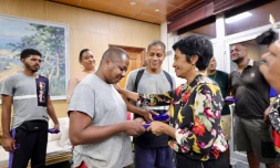 Saint-Denis : médaille d'honneur pour les jeunes ayant sauvé une gramoune des flammes