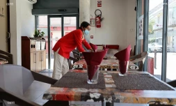 restaurant distance  coronavirus 