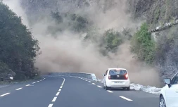 eboulis route cilaos