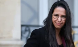 La ministre des Outre-mer, Naïma Moutchou à sa sortie de l'Elysée le 22 octobre 2025. ( AFP / Ludovic MARIN )