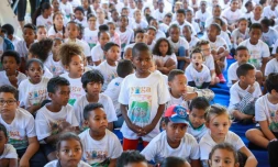Les enfants dionysiens s'initient au yoga