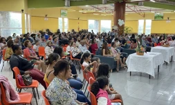 remise de la médaille de la famille française à l'entre-deux