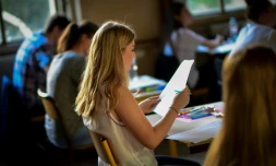 Des élèves passent l'épreuve de philosophie à Paris le 15 juin 2017