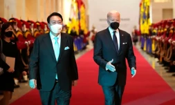 Le président sud-coréen Yoon Suk-yeol et le président américain Joe Biden à Séoul le 21 mai 2022