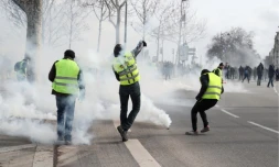 Un gilet jaune a eu une main arrachée lors d'incidents à Paris 