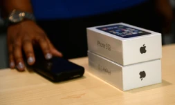 Apple devrait dévoiler lundi une nouvelle version de son iPhone 5 et de son iPad dans l'espoir de garder le tempo d'un secteur en perpétuelle et très rapide évolution