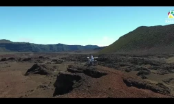  Mathéo Técher joue de la batterie à la Plaine des Sables