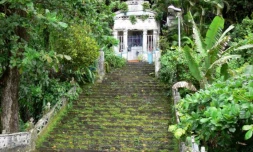  l'accès à l'Oratoire Notre Dame de Lourdes interdit 