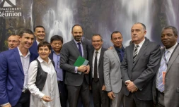 Le Premier Ministre et les ministres sur le stand du Village Réunion 