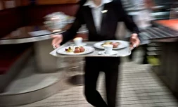 La restauration mise sur le fait-maison pour sortir la tête de l'eau ( AFP / JEFF PACHOUD )