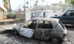 Voiture brûlée Port
