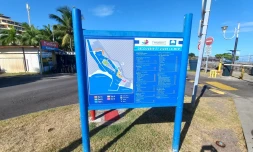 Nouveaux panneaux plan détaillé port de Saint-Gilles