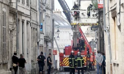 Deux pompiers ont disparu après l'effondrement partiel d'un immeuble en proie aux flammes lundi 9 juin 2025 dans l'Aisne. - Francois LO PRESTI / AFP