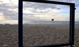 plage déserte boucan canot coronavirus