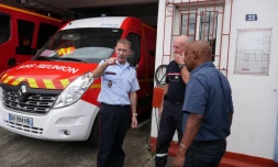Hervé Berthouin en visite dans les casernes