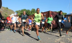 Saint-Paul - Une centaine de coureurs et marcheurs devant le CHOR