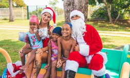 Le Port : le père Noël à la piscine Jean Louis Javoy