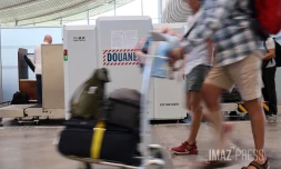 Douane aéroport Roland Garros 