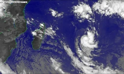 À 1.560 km de La Réunion, Indusa a atteint le stade de cyclone tropical