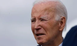 Le président américain Joe Biden arrive à l'aéroport de Wilkes-Barre Scranton (Pennsylvanie, est) le 2 novembre 2024
